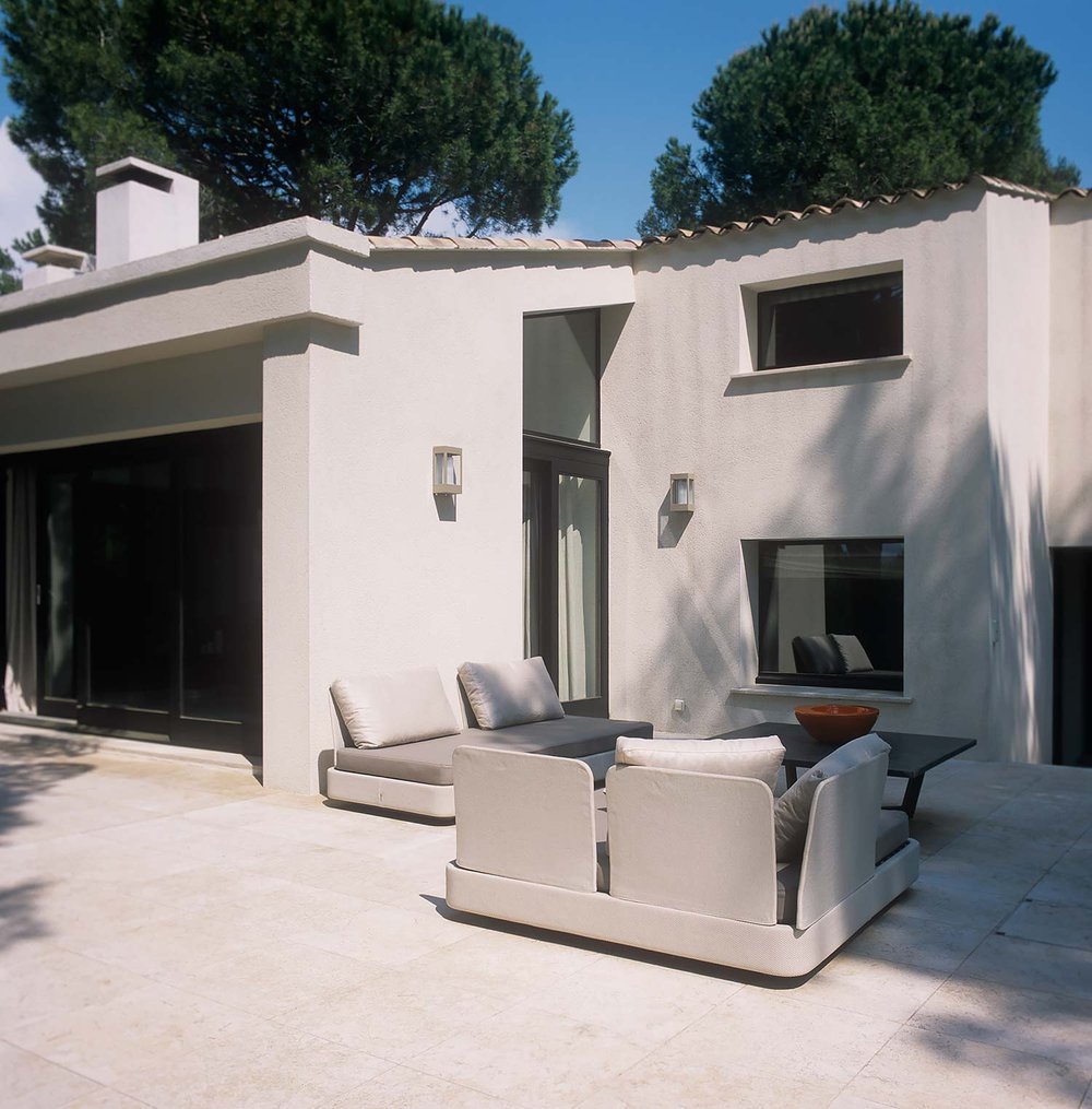 contemporary villa mouans sartoux exterior seating
