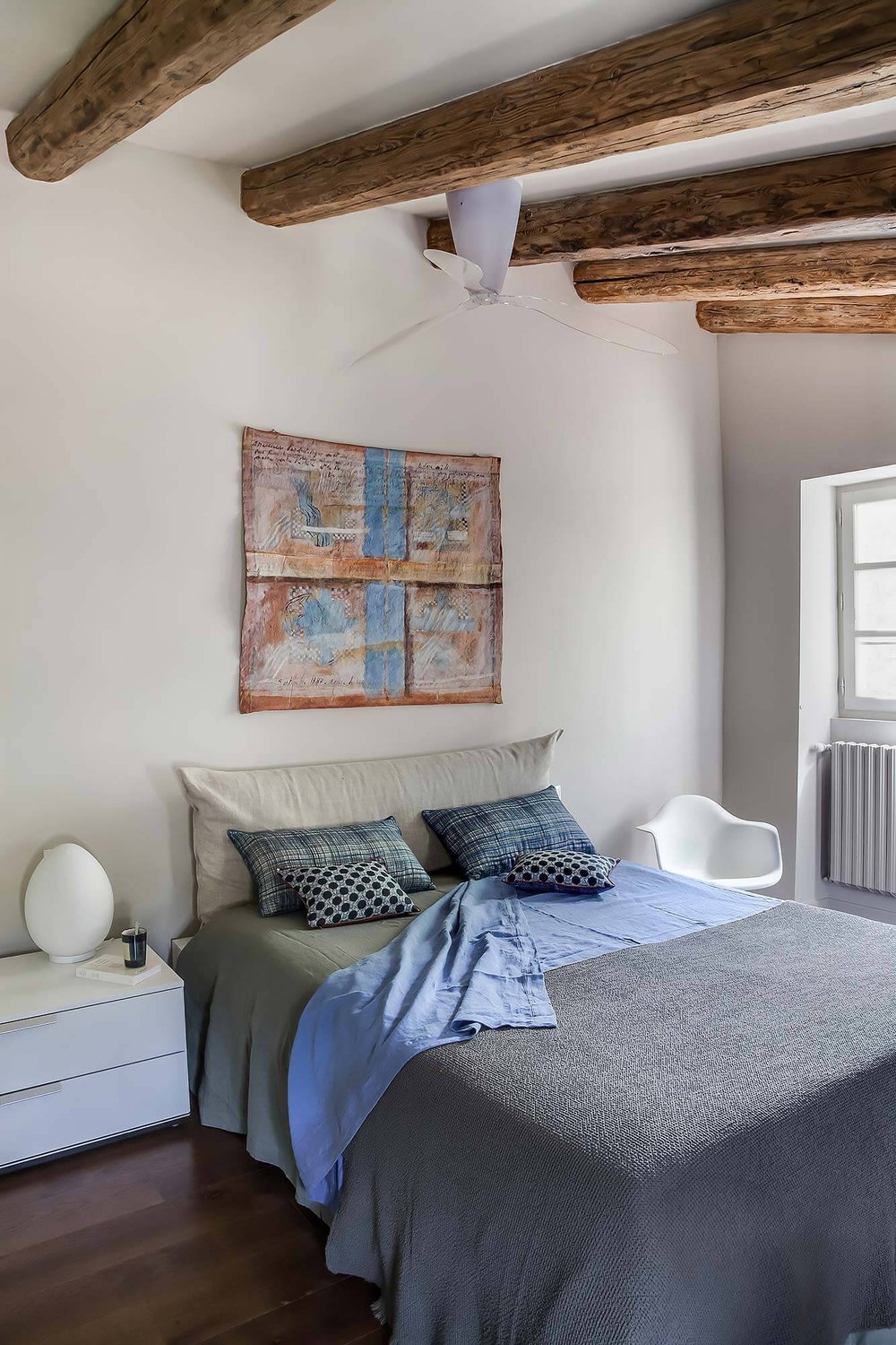 david price design farm alpilles bedroom
