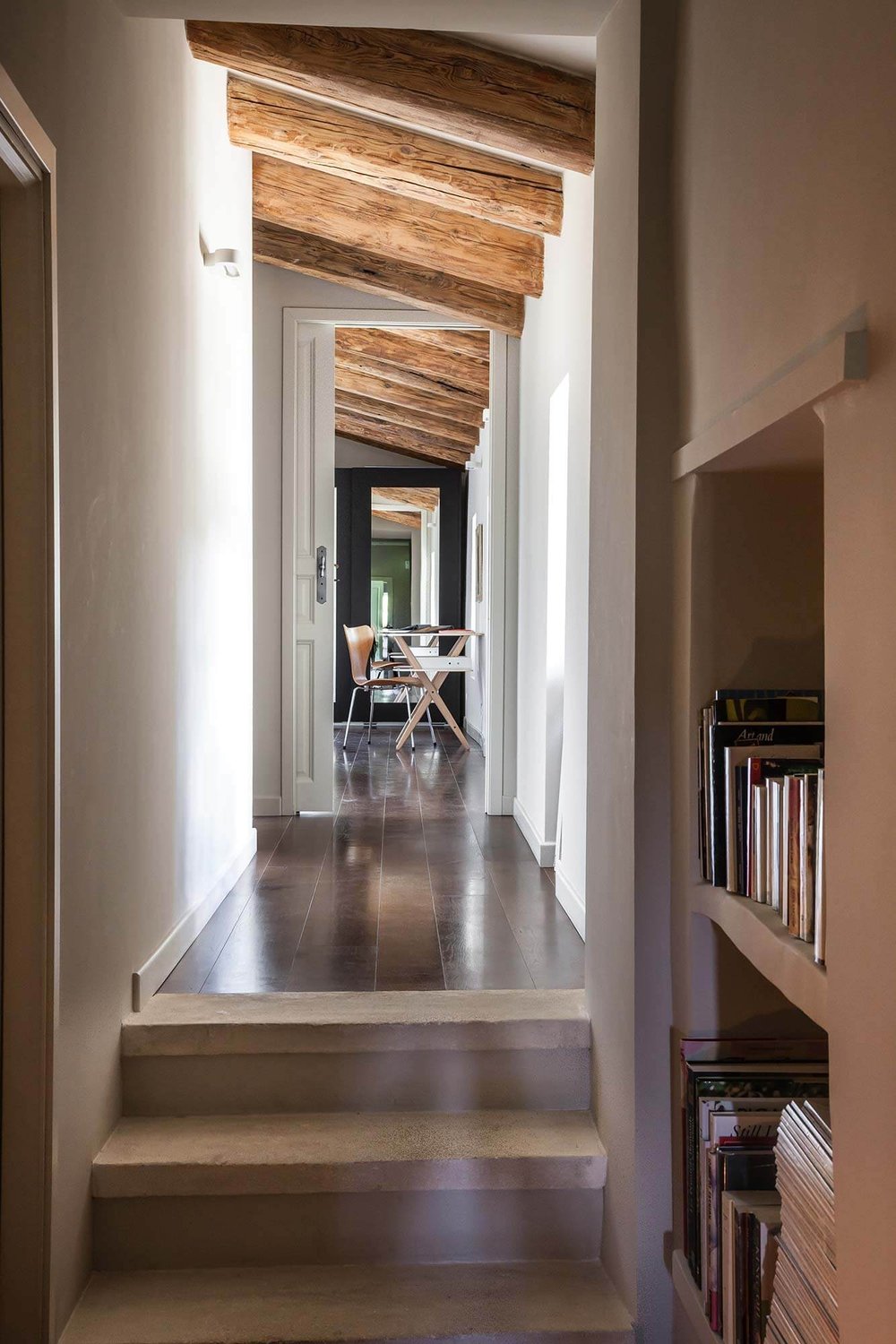 david price design farm alpilles upstairs corridor