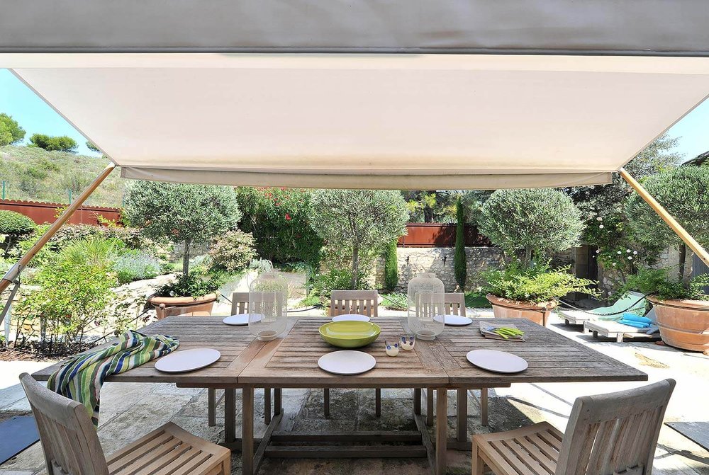 village house paradou garden seating